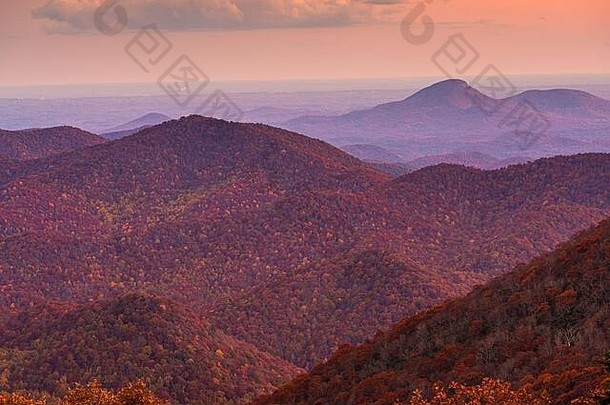 蓝色的脊山日落北乔治亚州