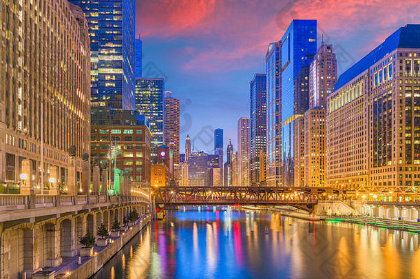 芝加哥伊利诺斯州美国城市景观河《暮光之城》