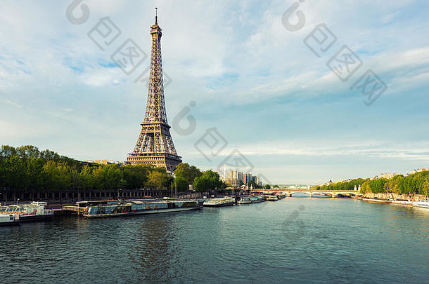 埃菲尔铁塔塔巴黎河他的春天季节巴黎法国