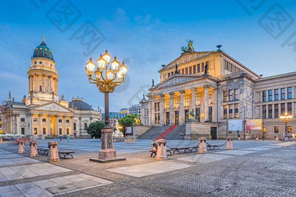 全景视图著名的gendarmenmarkt广场柏林音乐会大厅德国大教堂《暮光之城》柏林德国