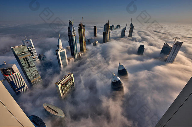 空中视图城市景观摩天大楼云迪拜曼联阿拉伯阿联酋航空公司