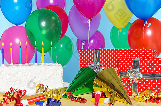 生日聚会，派对生活蛋糕气球礼物飘带帽子
