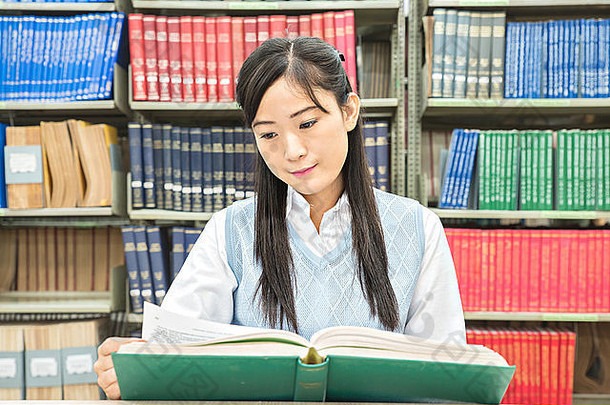亚洲学生开放书阅读大学<strong>图书</strong>馆