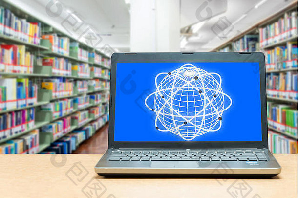 移动PC空白屏幕表格模糊书架上天秤座教育技术概念