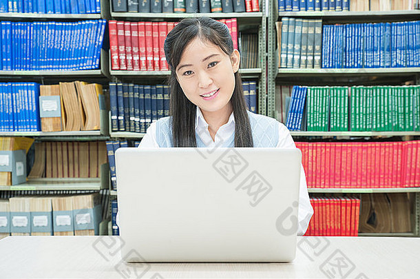 亚洲漂亮的女学生移动PC图书馆
