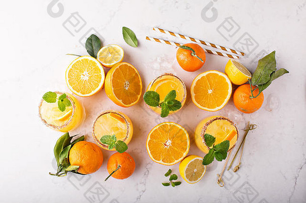 橙色柠檬丽塔·哈鸡尾酒薄荷冰开销拍摄