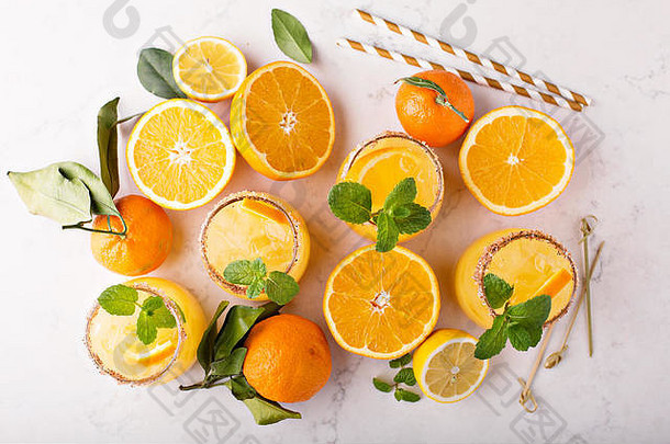 橙色柠檬丽塔·哈鸡尾酒