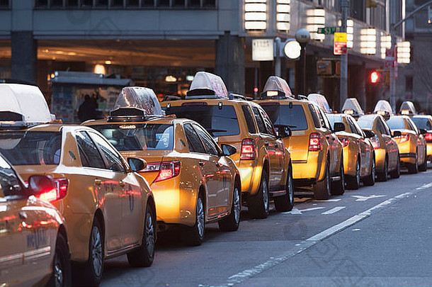 黄色的出租车行纽约城市美国