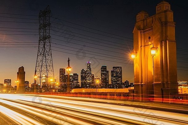 光小径交通穿越街桥照亮晚上这些洛杉矶加州美国