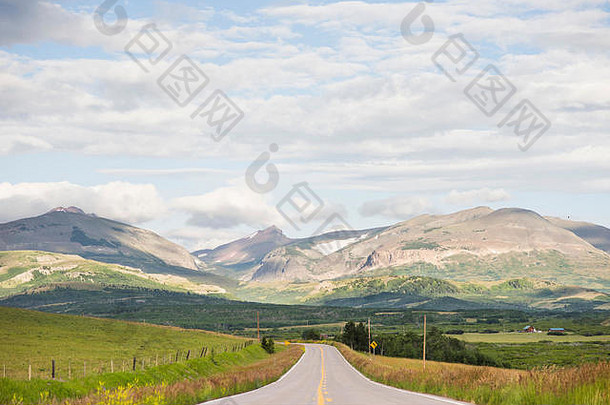 景观农村路山谷褐变蒙大拿美国