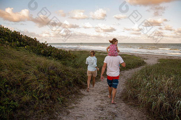 家庭走沿海路径吹岩石保存木星佛罗里达美国