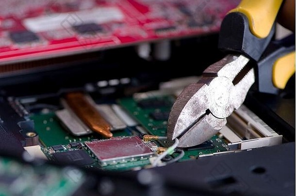 修理工工作技术支持修复电脑移动PC