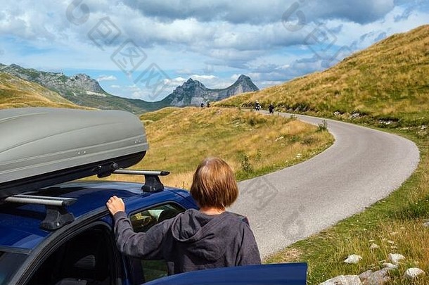 夏天山Durmitor国家公园黑山共和国Durmitor全景路鞍通过