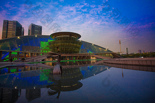 现代建筑杭州晚上中国