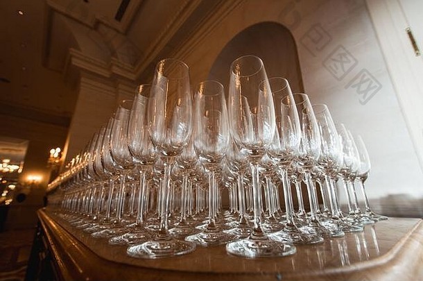 空酒香槟眼镜排表格饮料器皿显示