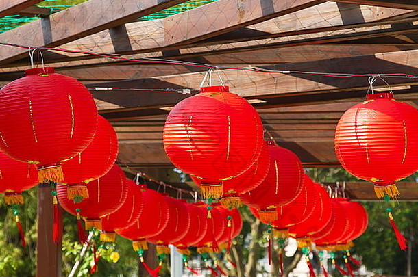 亚洲传统的红色的灯笼公园