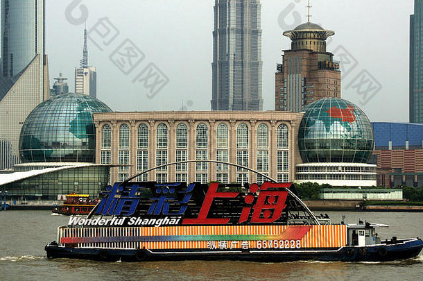 美妙的上海巡航船天际线上海的浦东- - - - - -中国