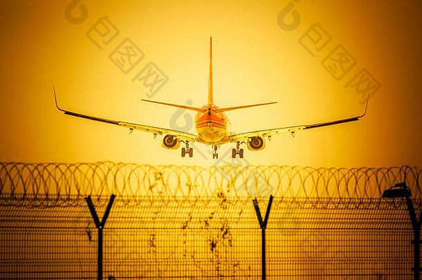乘客飞机<strong>机场</strong>跑道橙色健美的中国