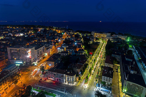 光路环形交叉路口晚上城市burgas保加利亚路美丽的空中视图忙十字路口空中视图