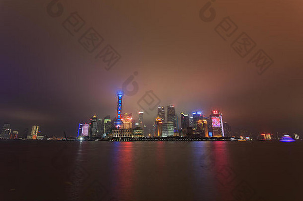 《暮光之城》拍摄上海天际线黄埔河中国