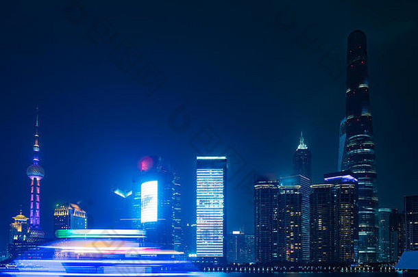 现代摩天大楼<strong>上海</strong>城市景观晚上反射<strong>上海</strong>中国