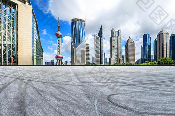 空沥青广场地面全景城市天际线上海中国