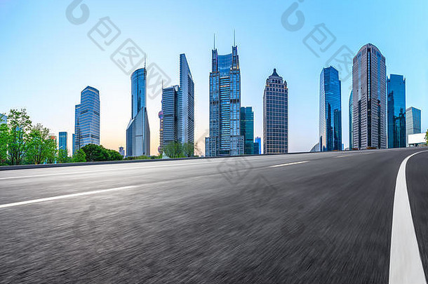 运动模糊高速公路天际线现代城市建筑上海