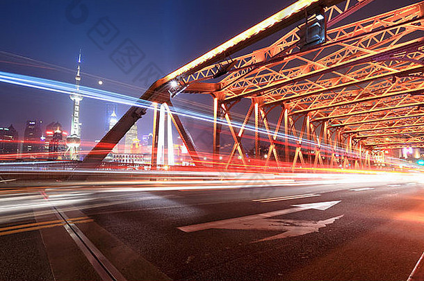 晚上交通<strong>上海</strong>花园桥