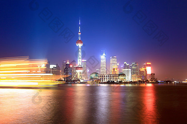 美丽的上海黄埔河晚上