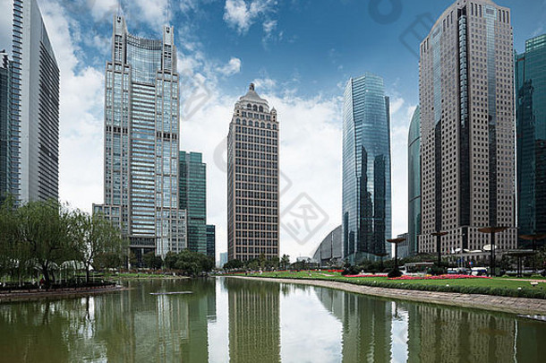池塘现代建筑上海