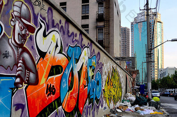 涂鸦墙回来街上海