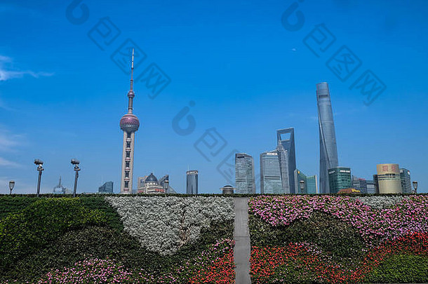 上海中国俊华丽的天际线履行。区域上海阳光明媚的一天视图黄埔河全景生活