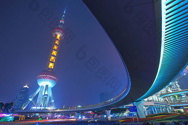 东方珍珠塔晚上上海中国