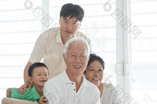 肖像亚洲家庭首页