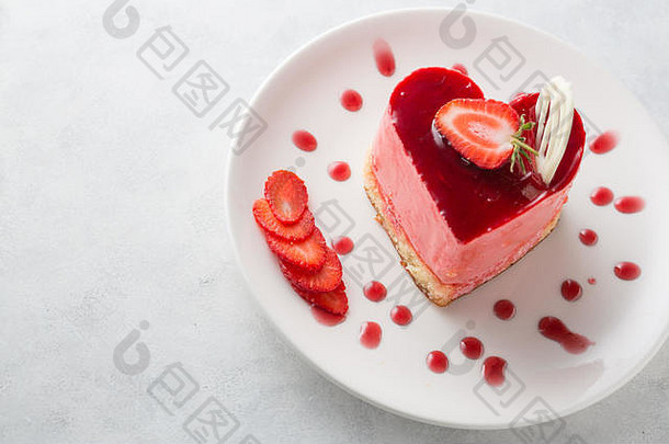心蛋糕<strong>图片可爱</strong>的美味的心蛋糕红色的彩色的芝士蛋糕板木表格