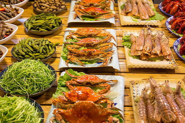 螃蟹类型海鲜提供晚上食物市场