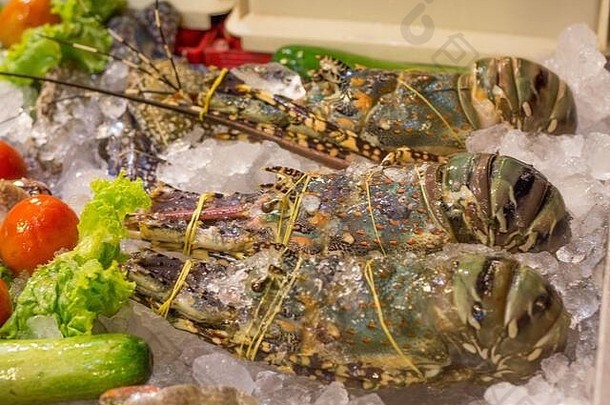 新鲜的生uncook龙虾虾冰奢侈品海鲜街市场