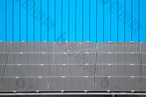 太阳能热收集器破碎的玻璃面板穆尔西亚西班牙
