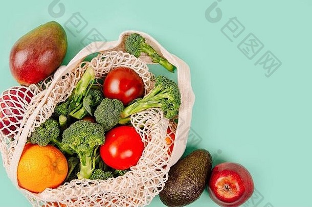 前视图网购物袋有机生态蔬菜颜色背景有爱心的环境拒绝塑料概念