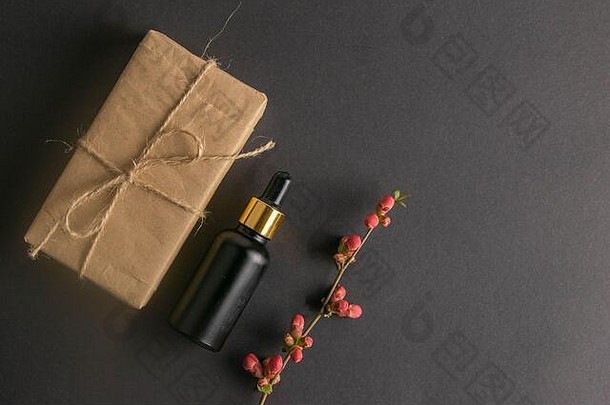 横幅包装生态工艺假期现在礼物盒子花黑色的瓶手石油黑色的表格前视图平躺样式复制