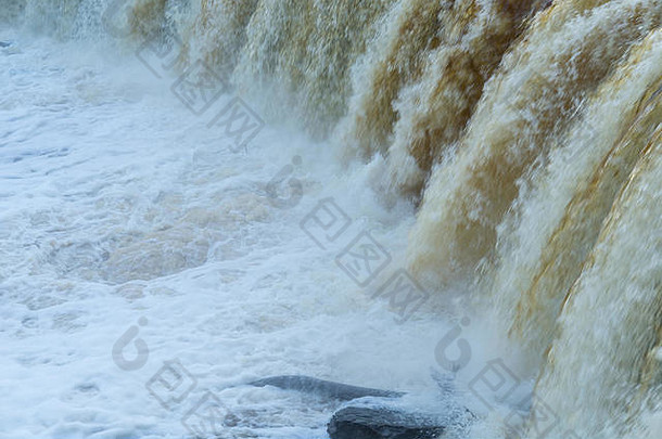秋天凯拉琼瀑布流动水河爱沙尼亚自然环境背景