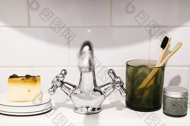 生态自然竹子牙刷有机木炭牙膏玻璃Jar肥皂酒吧水槽浴室浪费浴室概念塑料免费的工艺教育学院