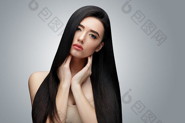 浅黑肤色的女人亚洲女孩长直头发