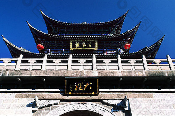 美丽的传统的中国人体系结构白村达利云南