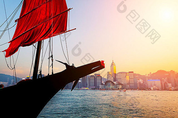 传统的木帆船旅游垃圾航行维多利亚港口在香港香港