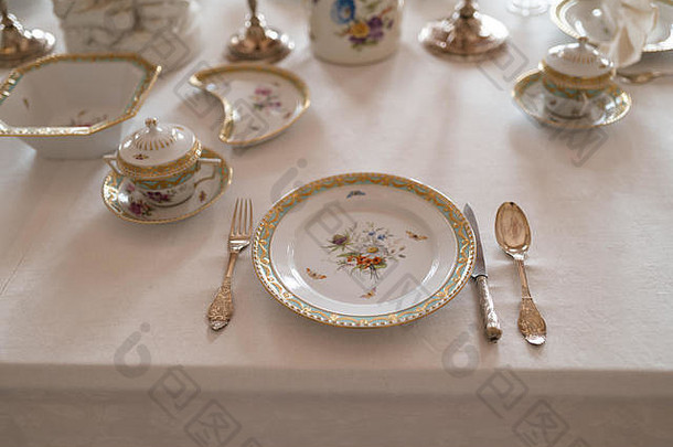 婚礼表格装饰昂贵的复古的皇家陛下瓷服务盘子餐具宫