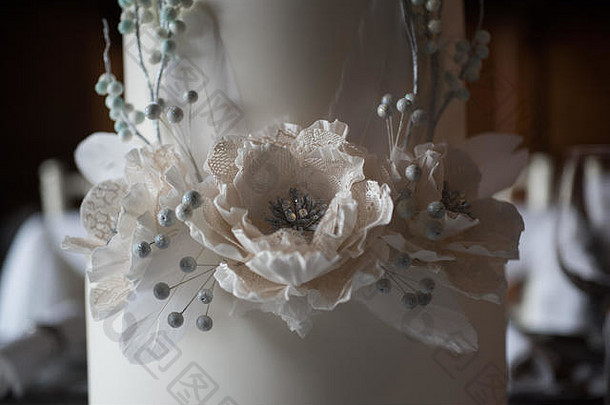 冬天主题哥特童话装饰表格婚礼冰晶体白色玫瑰
