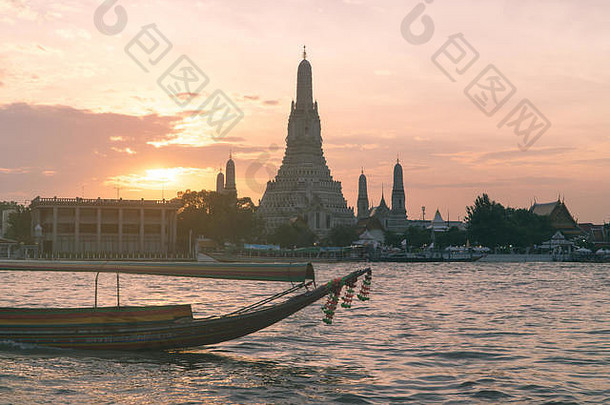 受欢迎的旅游目的地什么阿伦寺庙黎明潮phraya河曼谷泰国日落传统的长尾巴船