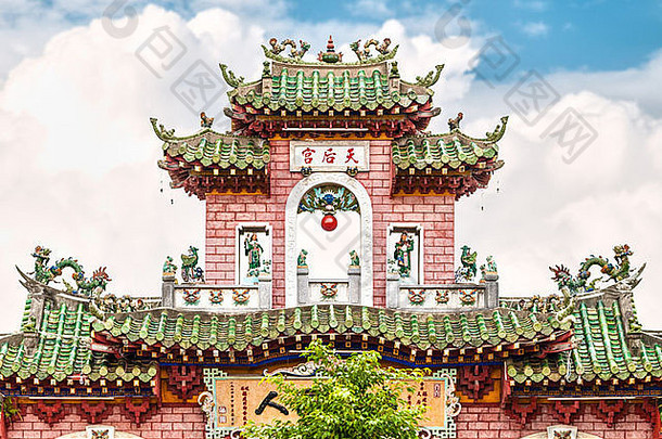 美丽的外观寺庙华丽的屋顶越南亚洲中国人风格寺庙明亮的颜色很多雕塑