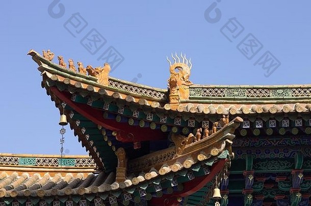 屋顶细节佛教寺庙龙夜行神龙昆明云南中国